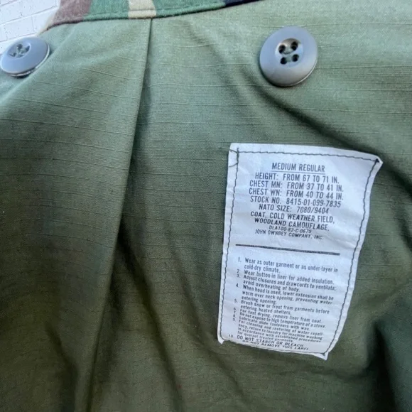 Men's Size Medium Regular U.S. Air Force Issue Woodland Camouflage Field Jacket - Picture 2 of 16